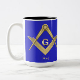 Mit Monogramm Tasse auf dem Platz und im Kompass