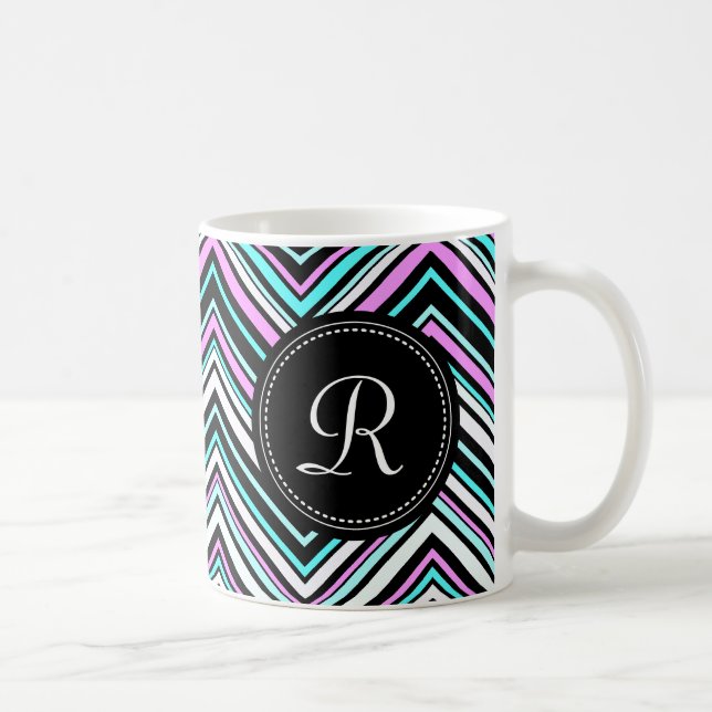 Mit Monogramm weibliches Stammmuster Zickzack Tasse (Rechts)