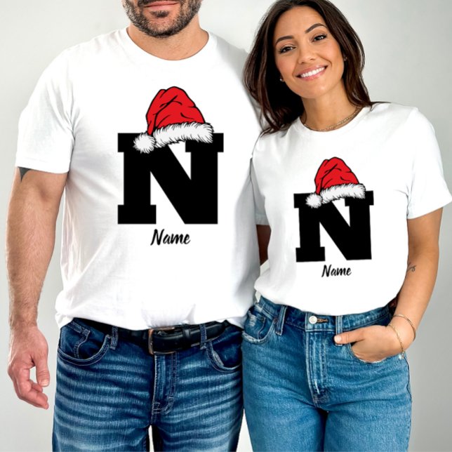 Mit Monogramm Weihnachtsfamilien personalisieren m T-Shirt (Von Creator hochgeladen)
