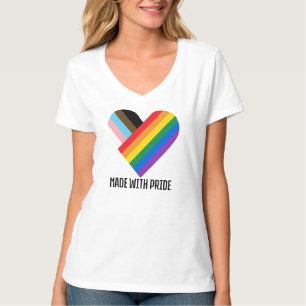 Mit Stolz gefertigt Regenbogen Herz Minimal Modern T-Shirt