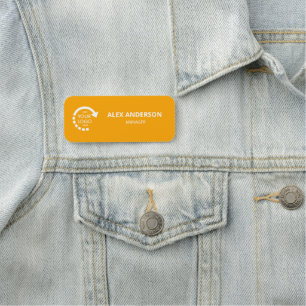 Mitarbeiter der Firma für benutzerdefinierte Logos Namensschild