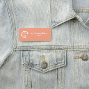 Mitarbeiter der Firma für benutzerdefinierte Logos Namensschild