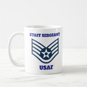 Mitarbeiter des USAF stolz serviert Kaffee-Tasse Kaffeetasse