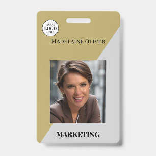 Mitarbeiter-ID-Foto-QR-Code-Goldfarbene-Logo-Badge Ausweis