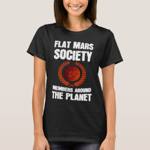 Mitglieder der Flat Mars Society rund um den Plane T-Shirt
