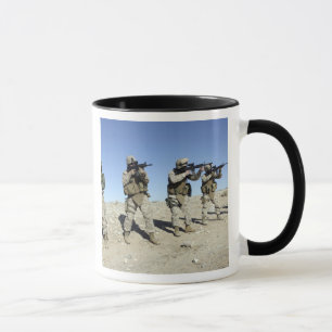 Mitglieder des militärischen Übergangsteams Tasse
