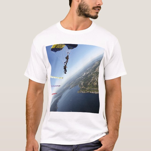 Mitglieder des US-Marine Parachute-Teams T-Shirt (Vorderseite)