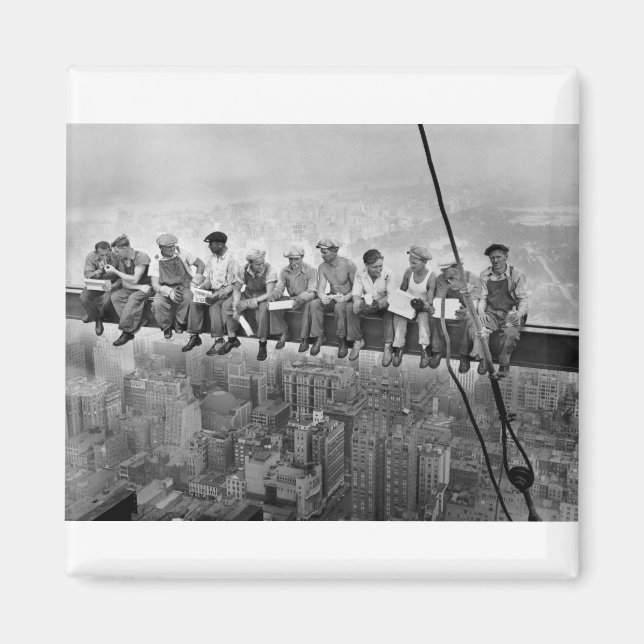 Mittagessen am Wolkenkratzer Magnet (Vorne)