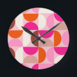 Mittelalterliche Moderne Abstrakte Muster Rosa Ora Runde Wanduhr<br><div class="desc">Retro Mitte des Jahrhunderts moderne Muster - abstrakte geometrische Formen - minimalistische Muster in Rosa,  Orange,  Braun und Weiß.</div>