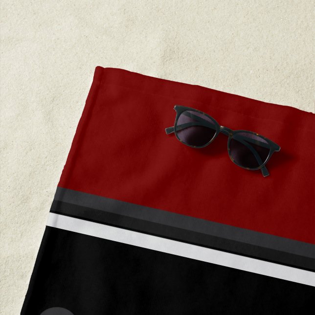 Mittelalterliche Moderne Rot, Schwarz und Grau Strandtuch (Beispiel)