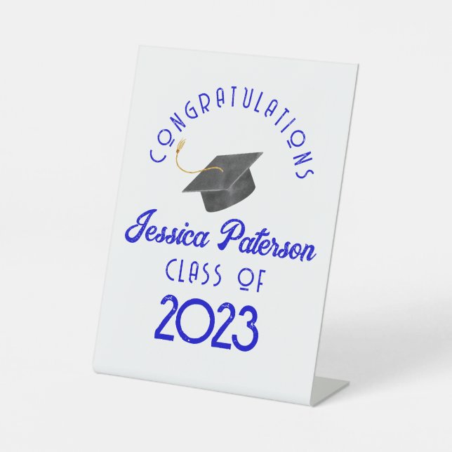 Mittelblau Moderne Elegant Minimal Graduiertenkap Sockelschild (Vorderseite)