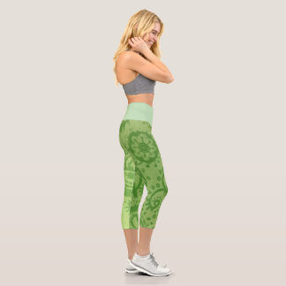 MITTELHOHE, hoch taillierte, limgrüne Paisley-Capr Capri Leggings