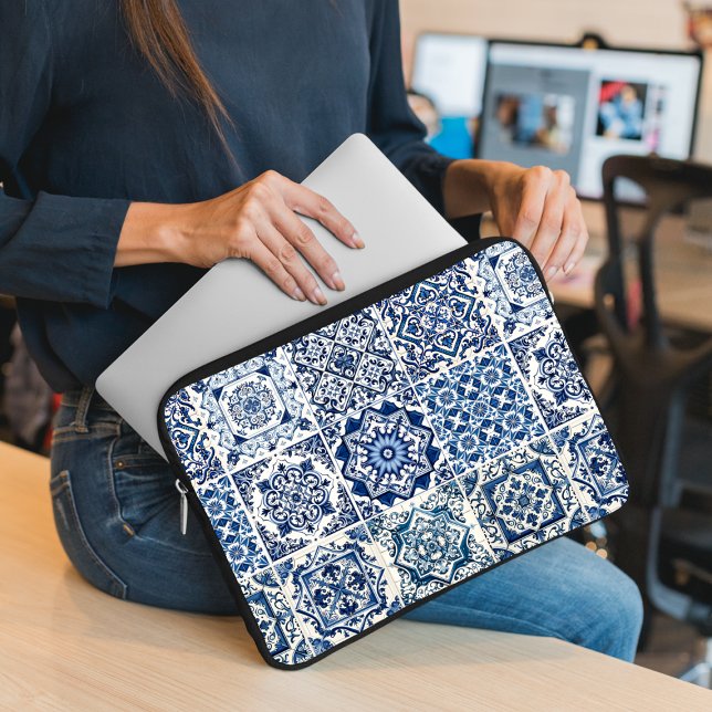 Mittelmeer-Fliesen, Portugal, Azulejo, Majolica Laptopschutzhülle (Von Creator hochgeladen)