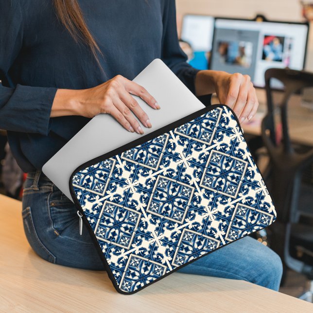 Mittelmeer-Fliesen, Portugal, Azulejo, Majolica Laptopschutzhülle (Von Creator hochgeladen)