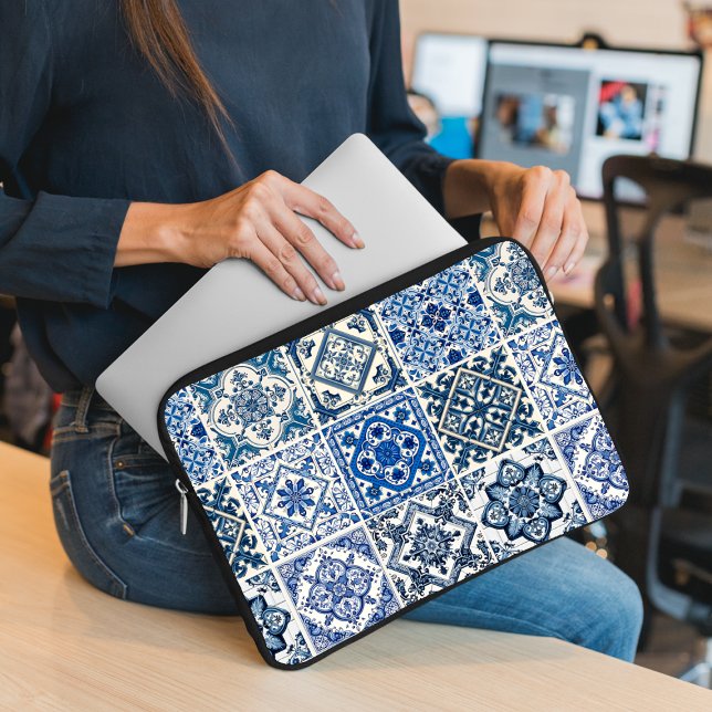 Mittelmeer-Fliesen, Portugal, Azulejo, Majolica Laptopschutzhülle (Von Creator hochgeladen)