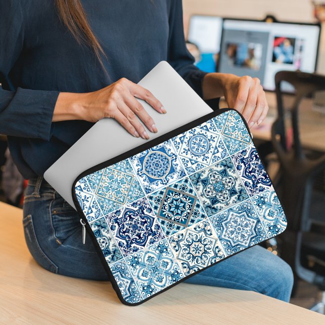 Mittelmeer-Fliesen, Portugal, Azulejo, Majolica Laptopschutzhülle (Von Creator hochgeladen)