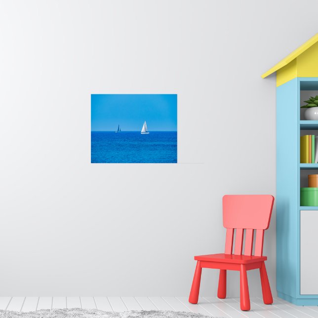 Mittelmeer Serenität: Segelboote am Horizont Poster (Kinderzimmer 1)