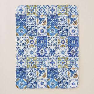 Mittelmeerblau, weißes und gelbes Blumenmuster Sherpadecke