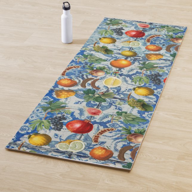 Mittelmeersommerfrucht und blaues weißes Mosaik Yogamatte (Beispiel)