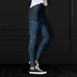 Mitternacht-Marine-Romance | Blue Satiny Grunge Da Leggings<br><div class="desc">Eine raffinierte Grunge im Stil der 90er Jahre ist mit diesem edlen, bedrängten Damast aus Satin-Rose, luxuriösem Samt und Imitaten Glitzer in einem dramatischen dunklen Moody Juwel und duskischen Farbpalette aufgewachsen. Diese Vintage, unisex gemischte abstrakte Textur aus den 90er Jahren verleiht dem Ganzen den perfekten Pop von Farbe und persönlichem...</div>