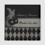 Mitternacht Masquerade Magnet<br><div class="desc">Gotischer Maskerade-Magnet - elegantes Design mit Vintager Anziehungskraft,  dunkler Venezianischer Maske und stark strukturierten Hintergründen. Vergessen Sie nicht,  für Ihre gotische oder Halloween Hochzeitsfeier Save the Date,  oder ändern Sie den Text,  um Ihren Magneten komplett anzupassen.</div>