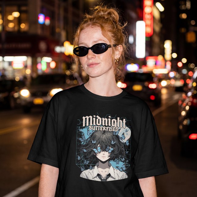 Mitternachts-Schmetterlinge – Gothic Anime Mädchen T-Shirt (Von Creator hochgeladen)