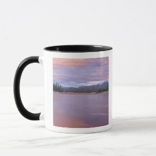 Mitternachtssonne über dem MacKenzie River, abseit Tasse