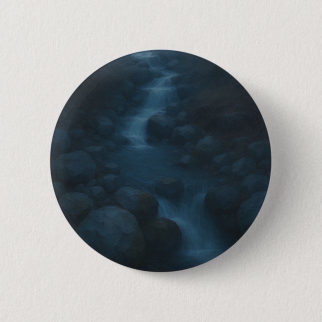 Mitternachtsstrom – Flüsternde Wasser im Nebel Button (Vorderseite)