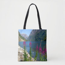 Mittlere Tasche mit norwegischer Flusslandschaft