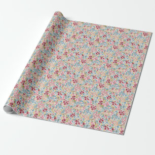 Mittsommerwiese, blühendes Pflanzenmuster. Geschenkpapier