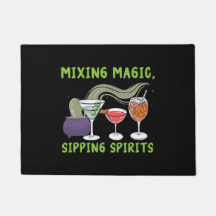 Mixing Magic Sipping Spirits Barkeeper Halloween Fußmatte