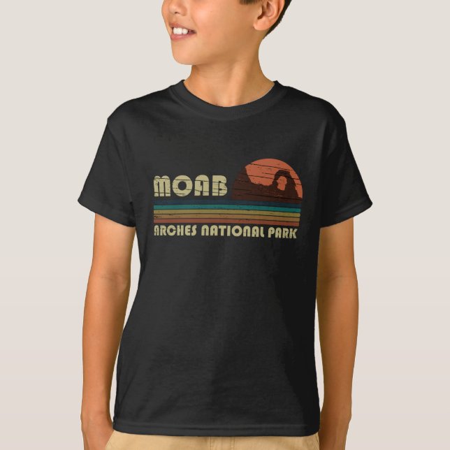 Moab Utah Vintager Sonnenuntergang Arches National T-Shirt (Vorderseite)