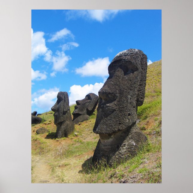 Moai auf der Osterinsel Rano Raraku Poster (Vorne)