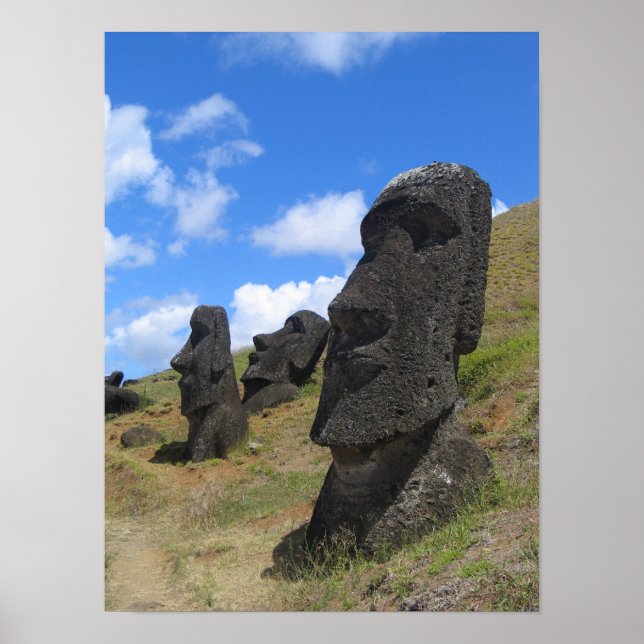 Moai bei Rano Raraku, Osterinsel Poster (Vorne)