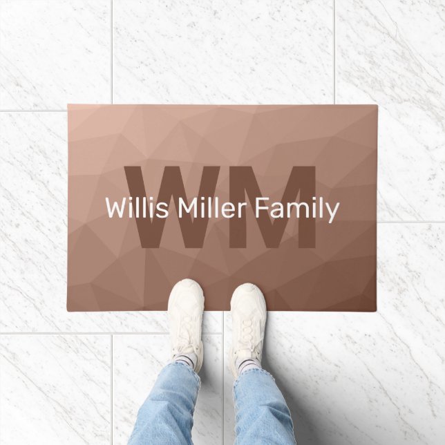 Mocha Brown geometrisches Maschenmuster Monogram Fußmatte (Indoor)