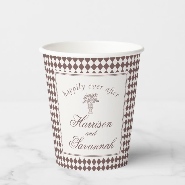 Mocha Brown Harlequin Checkered Wedding Pappbecher (Vorderseite)