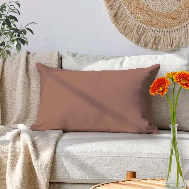 Mocha Mousse Brown Solid Color Dekokissen (The Mocha Mousse brown minimalist plain lumbar pillow adds a cozy mood and elegance to your room.)