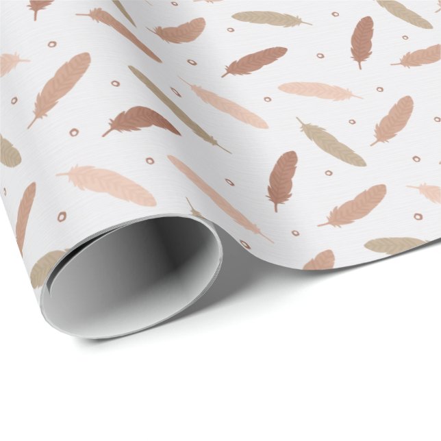 Mocha Mousse Feathers  Geschenkpapier (Rolleneckpunkt)