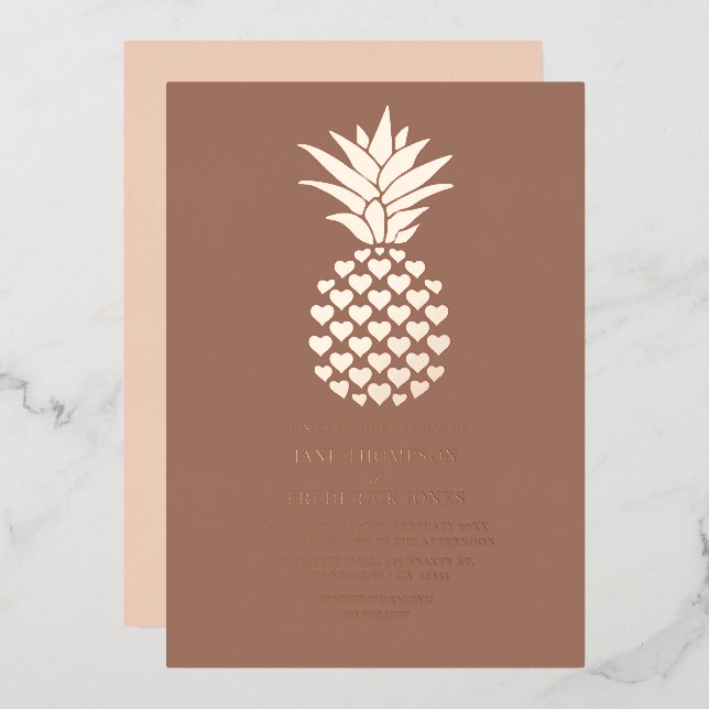 Mocha & Rose Gold Tropical Pineapple Wedding Folieneinladung (Vorderseite/Rückseite)