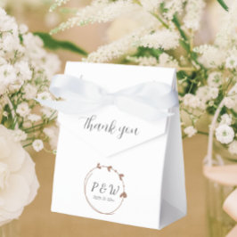 Mocha Simple Heart Wreath Monogram Wedding Geschenkschachtel