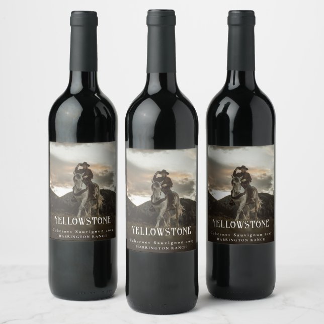 Mockup Yellowstone Western Custom Wine Labels Weinetikett (Flaschen)