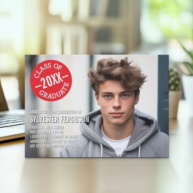 Mod Abschluss Foto Ankündigung - Red Chevrons (Modern Graduation Announcement and Party Invitation)