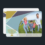 Mod Geometric Hanukkah Menorah Foto Holiday Party Einladung<br><div class="desc">Mit Fett*fa*tin entworfen. Einfach mit eigenen Texten,  Fotos oder Bildern anpassen. Für individuelle Anfragen wenden Sie sich bitte direkt an fat*fa*tin. Es gelten benutzerdefinierte Gebühren. www.zazzle.com/fat_fa_tin www.zazzle.com/color_therapy www.zazzle.com/fatfatin_blue_knot www.zazzle.com/fatfatin_red_knot www.zazzle.com/fatfatin_mini_me www.zazzle.com/fatfatin_box www.zazzle.com/fatfatin_design www.zazzle.com/fatfatin_ink</div>