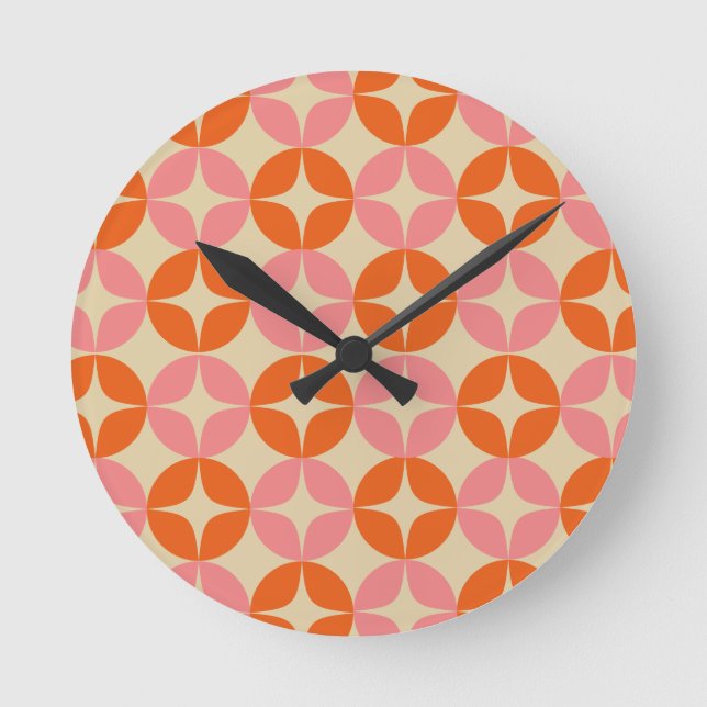 Mod Geometrisches Muster in Rosa und Orange Mitte Runde Wanduhr (Vorderseite)