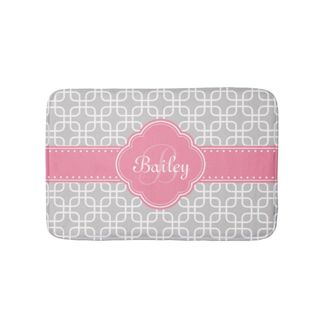 Mod Graues Muster Pink Quatrefolienmonogramm Badematte (Vorderseite)