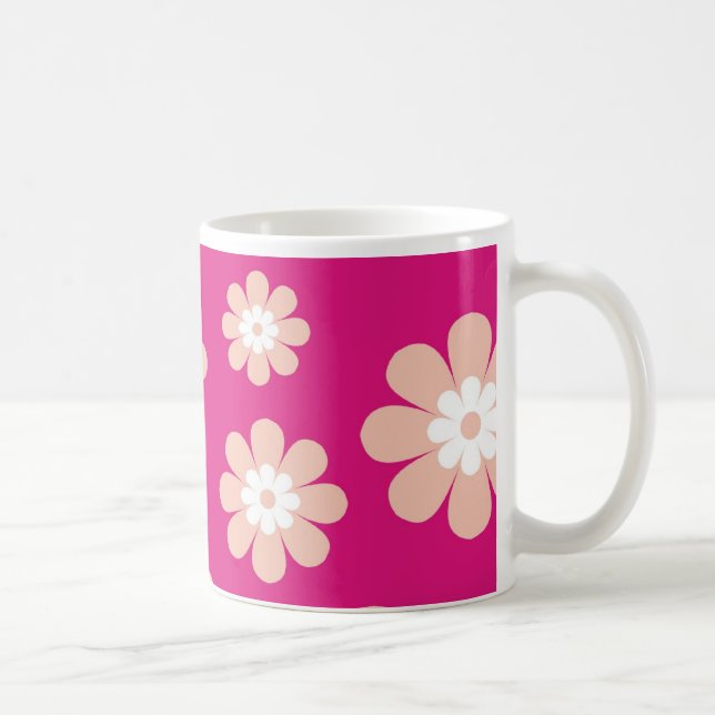 Mod-Pfirsich-Blumen auf Rosa Kaffeetasse (Rechts)