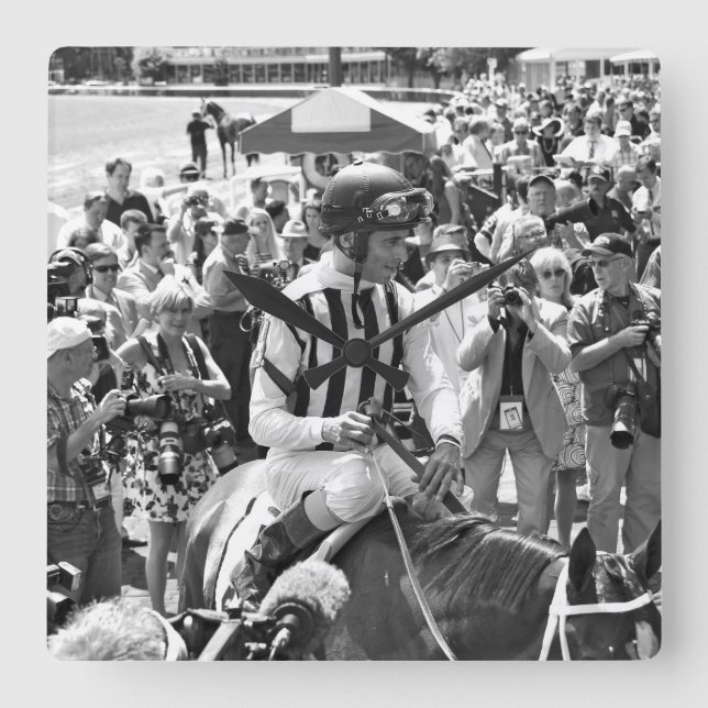 Mode-Alarm gewinnt das Schuylerville Quadratische Wanduhr (Vorderseite)