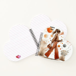 Modebewusstes Mädchen mit Kaffee Journal Notizbuch