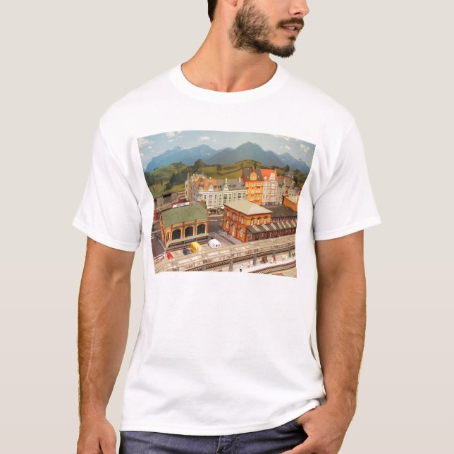 Modellbahnhof und Stadt T-Shirt (Vorderseite)