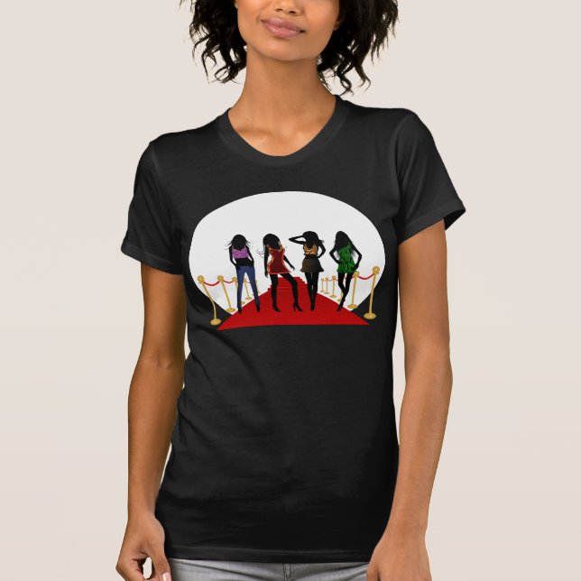 Models von Mode-Girls auf T - Shirt mit rotem Tepp (Vorderseite)